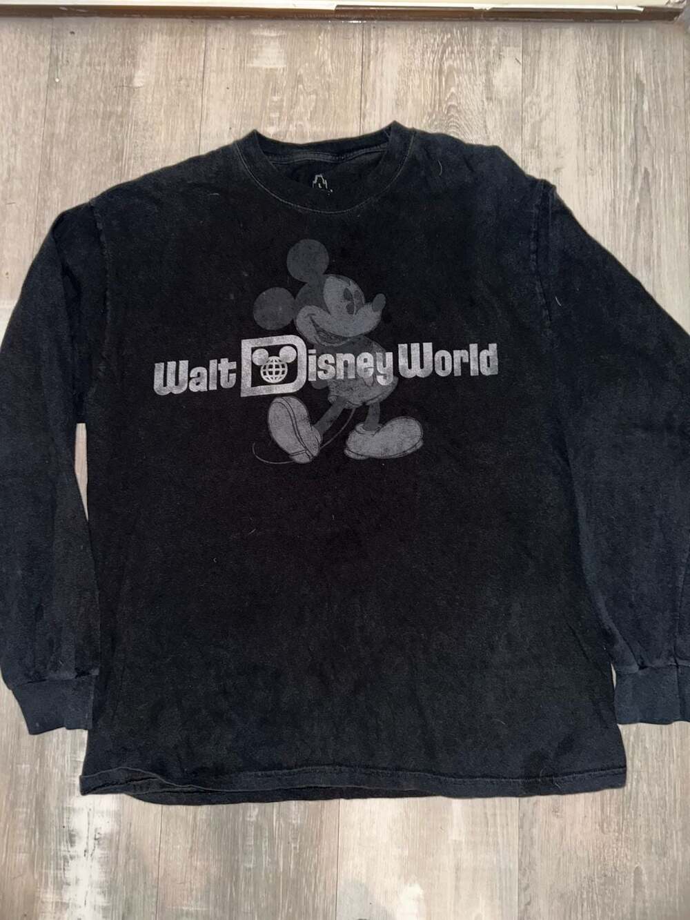 Walt Disney World Black Long Sleeve Mickey Mouse Graphic T-Shirt